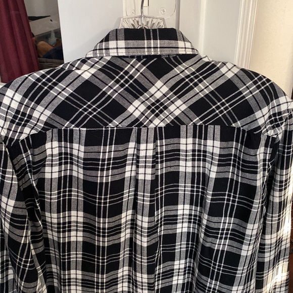 GAP Small Black & White Plaid Long Sleeve Shirt - Picture 5 of 7